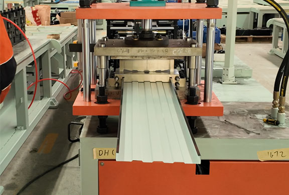 5 Compelling Reasons to Invest in a Metal Roof Panel Roll Forming Machine