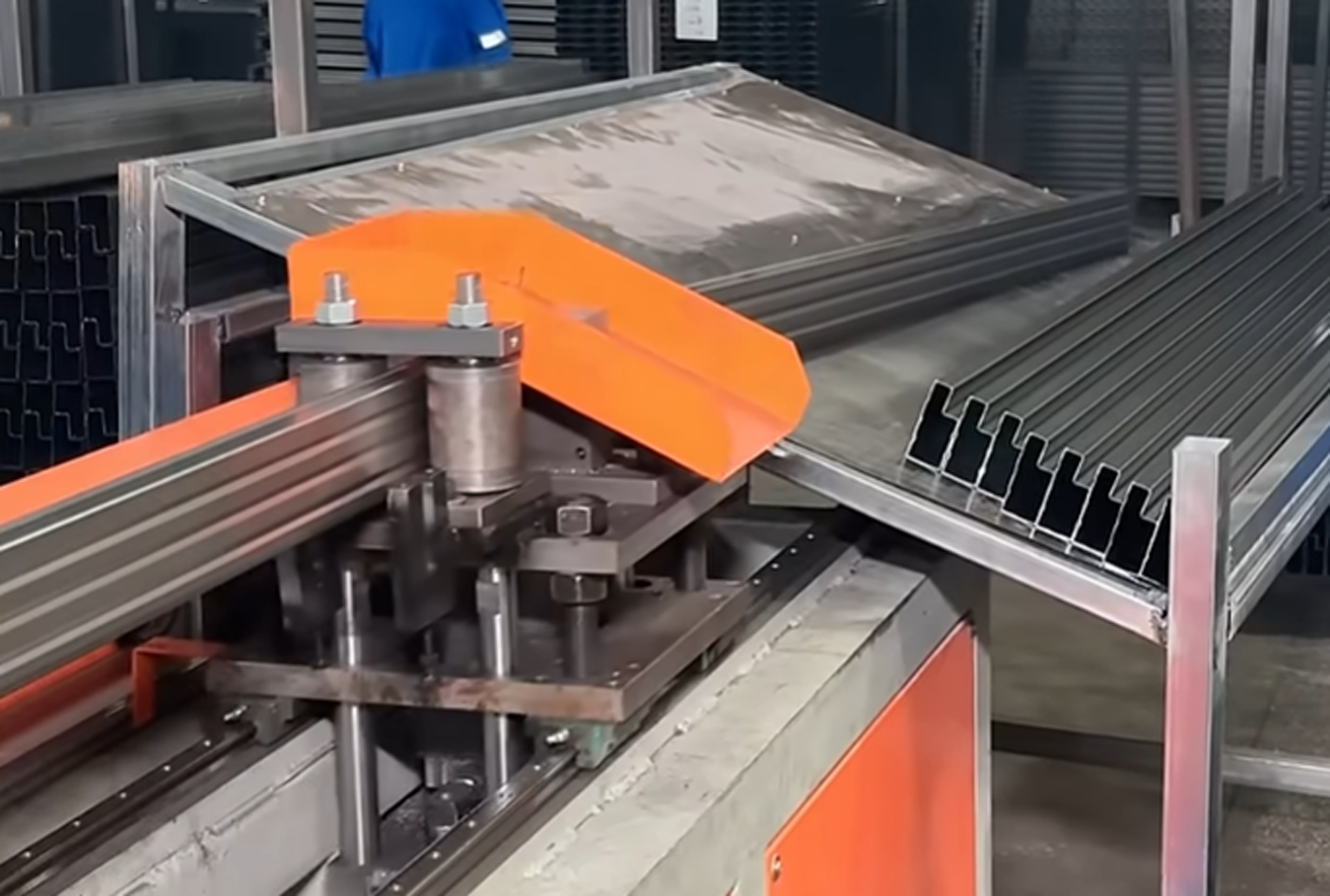 1761270515271331.png 封面-1.png