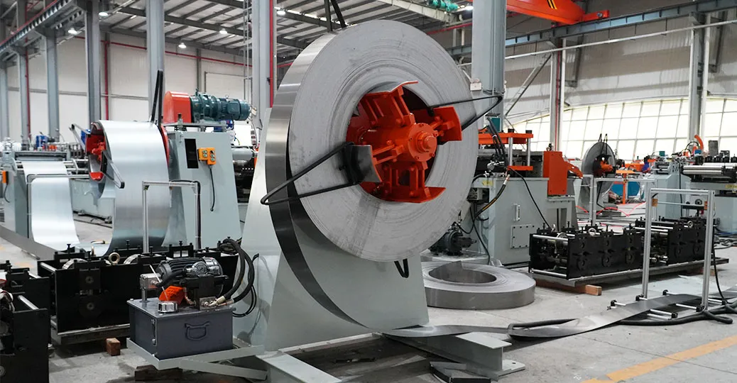 Uncoiling and leveling for metal profiles.webp