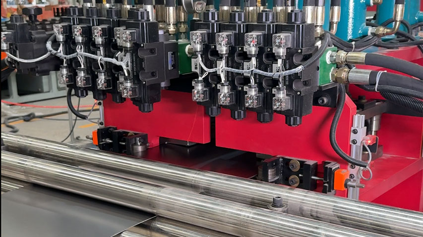 Hydraulic punching for ceiling profiles.jpg