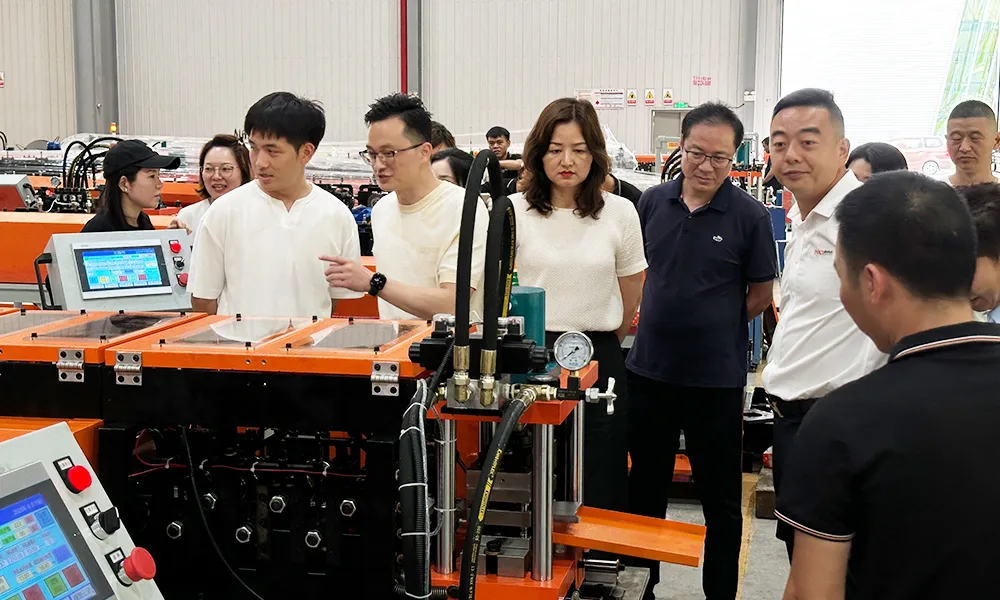 1762931759406199.webp big team visit Armdax factory.webp