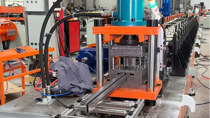 automated-cutting-for-guide-rail machine.webp